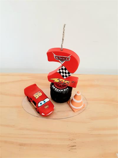 Bolo Carros (Disney - Cars Cake), O carrinho do bolo é de b…