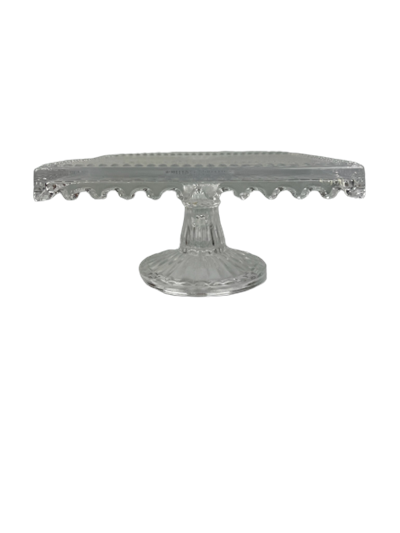 Square glass outlet cake stand